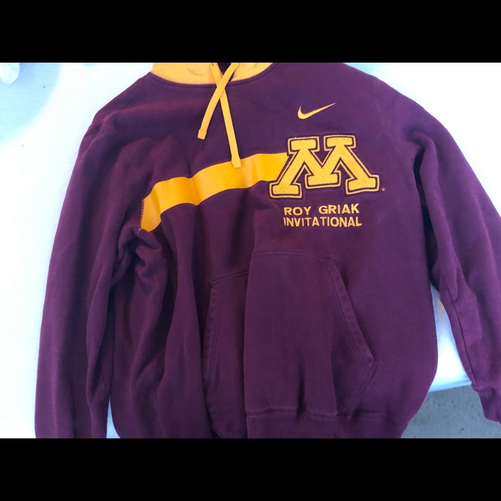 University of Minnesota Nike Hoodie - Size Medium